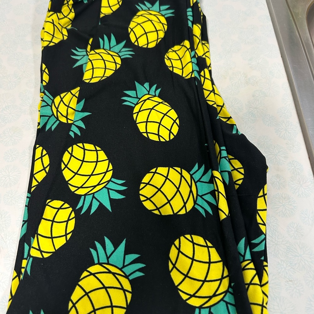 LuLaRoe Black Leggings with Yellow Pineapple Print Tall and Curvy